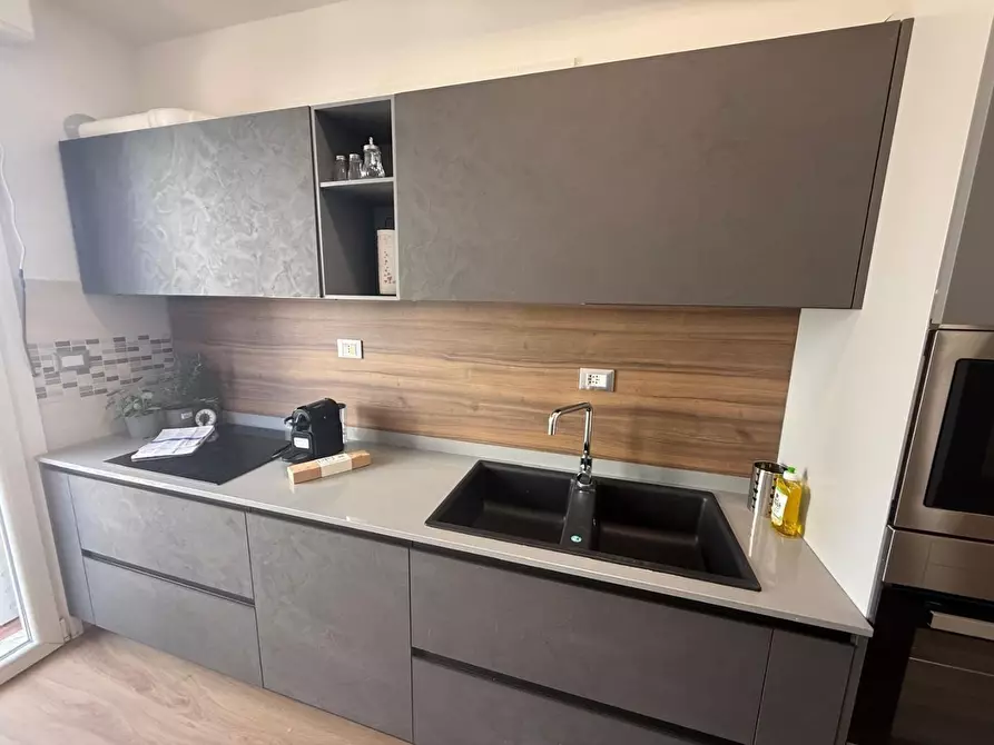 Immagine 19 di Appartamento in vendita  a Viareggio