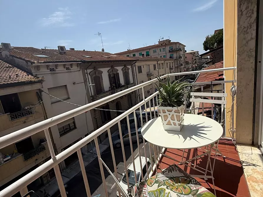 Immagine 37 di Appartamento in vendita  a Viareggio