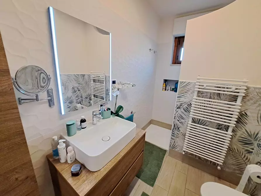 Immagine 14 di Appartamento in vendita  a Rosignano Marittimo