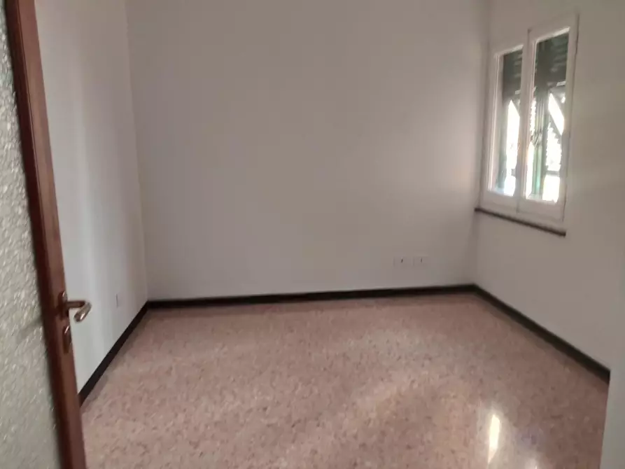 Immagine 6 di Ufficio in affitto  a Chiavari