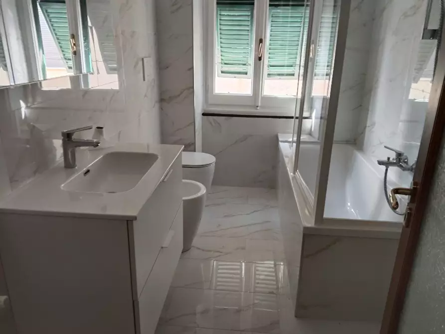 Immagine 9 di Ufficio in affitto  a Chiavari