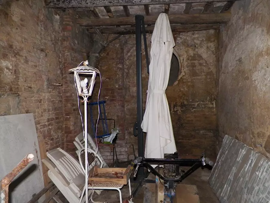 Immagine 19 di Casa colonica in vendita  a Siena