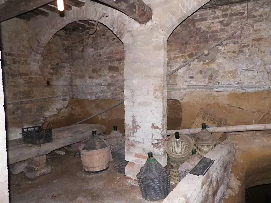 Immagine 18 di Casa colonica in vendita  a Siena