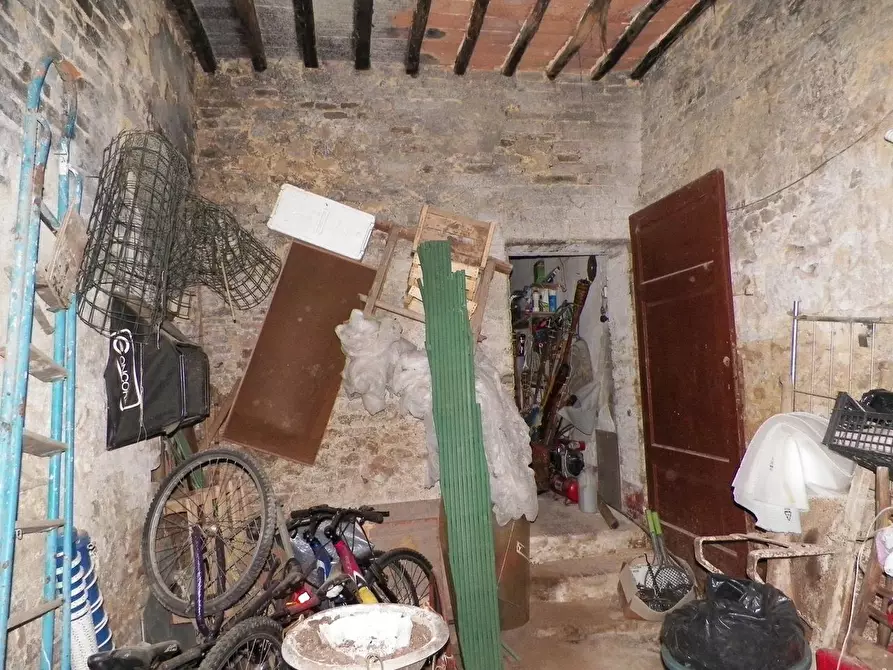 Immagine 16 di Casa colonica in vendita  a Siena