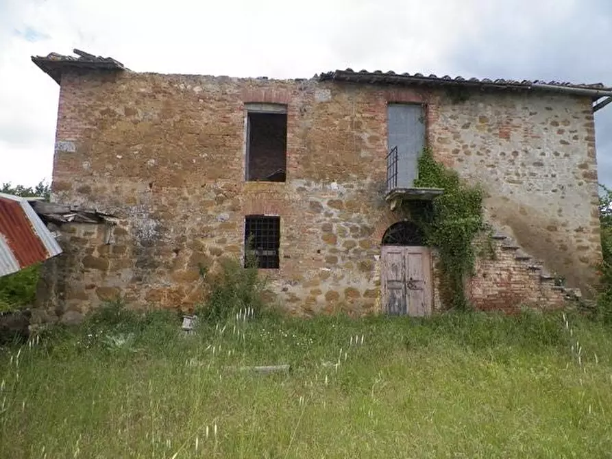 Immagine 4 di Casa colonica in vendita  a Siena