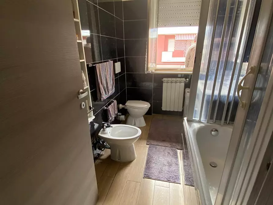 Immagine 5 di Appartamento in affitto  a Carrara