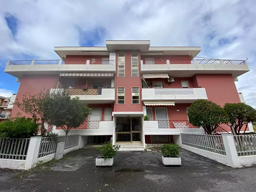 Immagine 11 di Appartamento in affitto  a Carrara