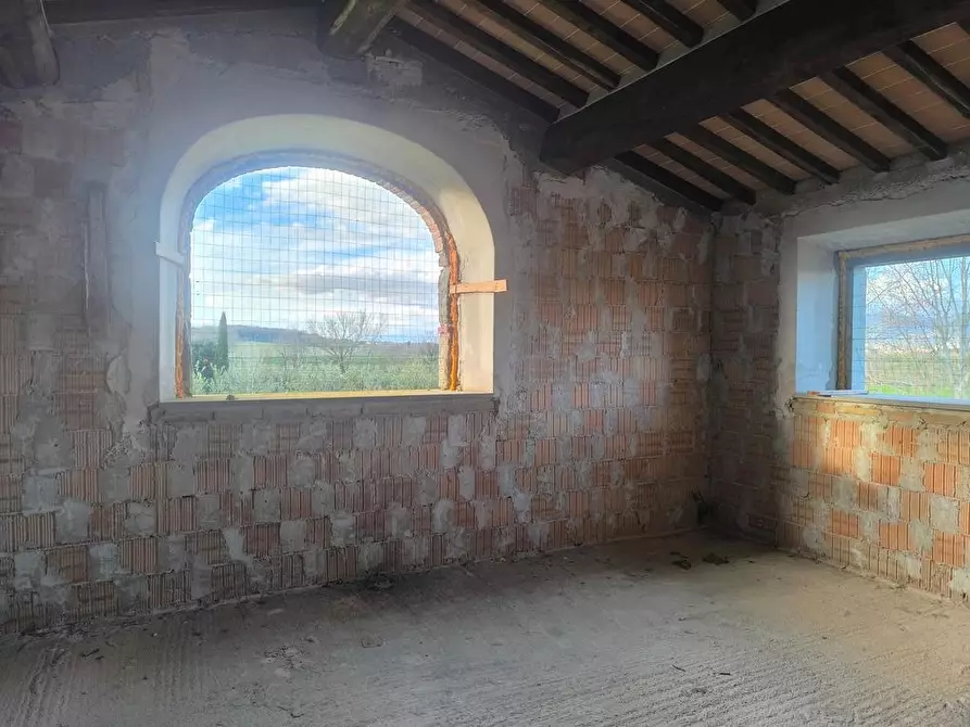 Immagine 8 di Casa colonica in vendita  a Cortona