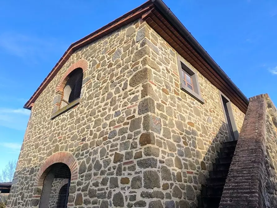 Immagine 4 di Casa colonica in vendita  a Cortona