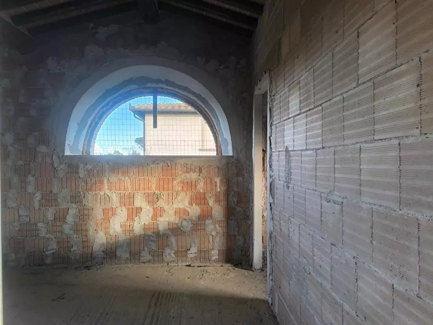 Immagine 7 di Casa colonica in vendita  a Cortona