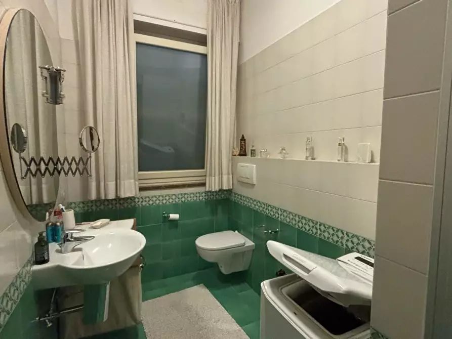 Immagine 10 di Casa bifamiliare in vendita  a Cascina