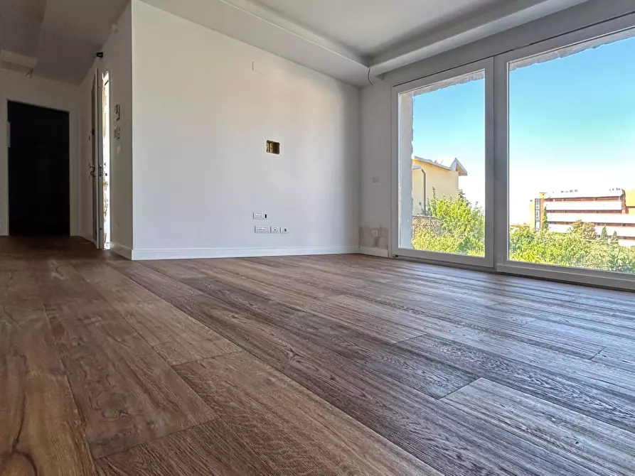 Immagine 8 di Villa in vendita  a Livorno