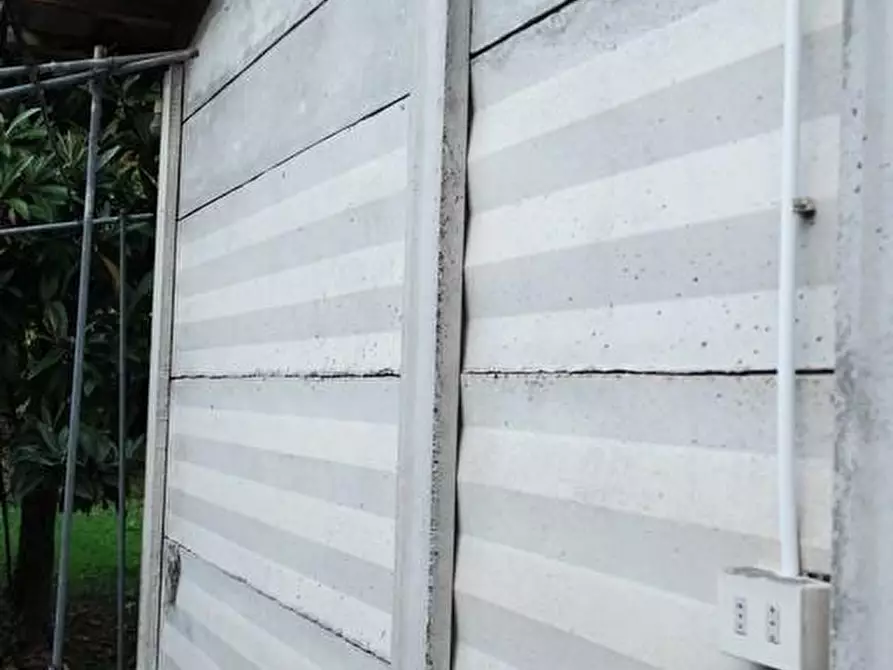 Immagine 21 di Casa indipendente in vendita  a Carrara