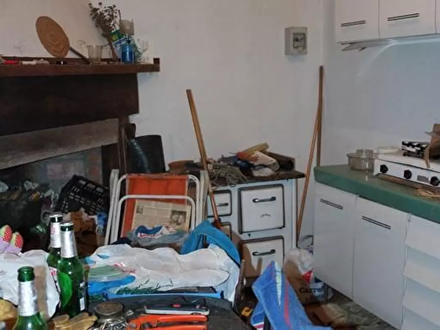 Immagine 16 di Casa indipendente in vendita  a Carrara