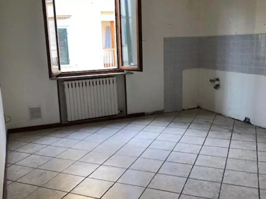 Immagine 2 di Ufficio in affitto  a Pontedera