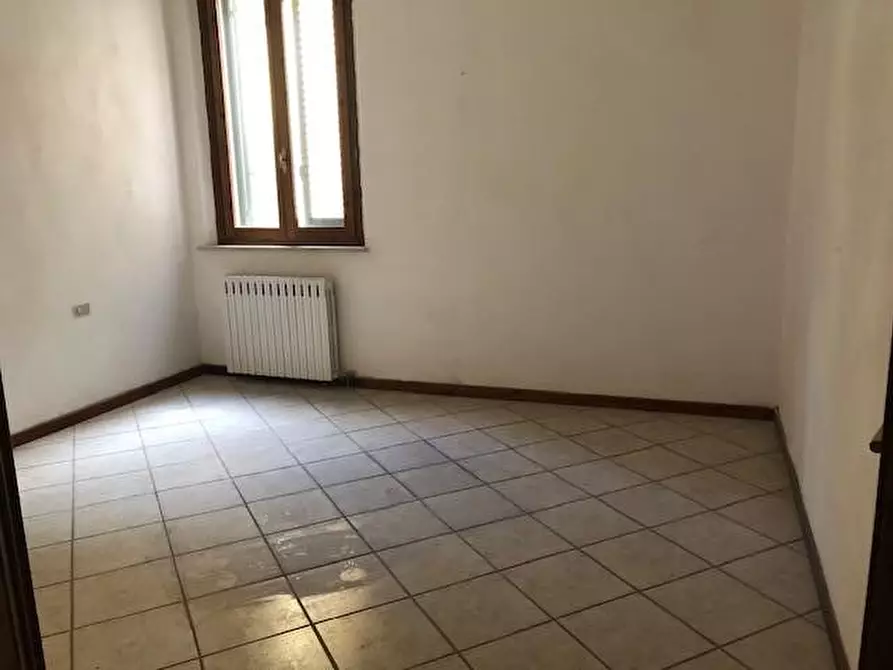 Immagine 5 di Ufficio in affitto  a Pontedera