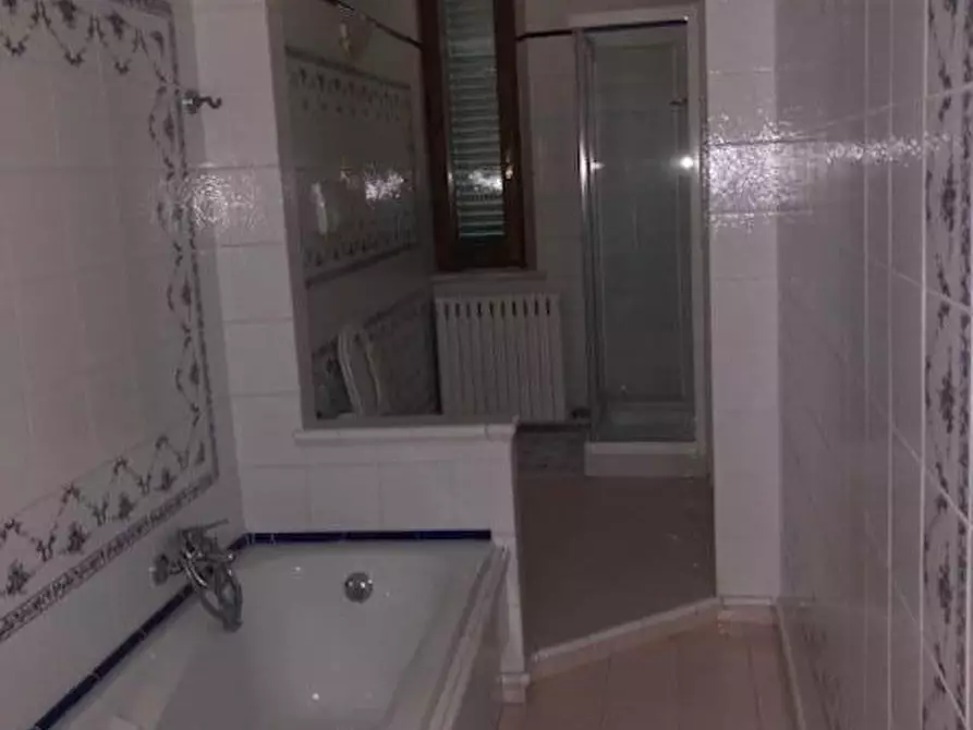 Immagine 6 di Ufficio in affitto  a Pontedera