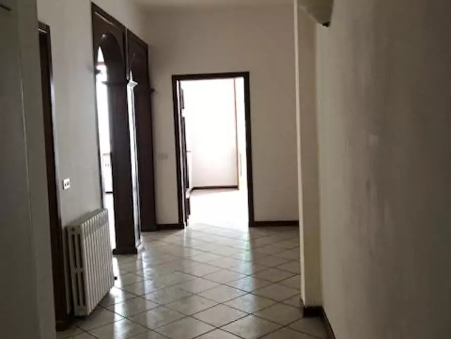 Immagine 7 di Ufficio in affitto  a Pontedera