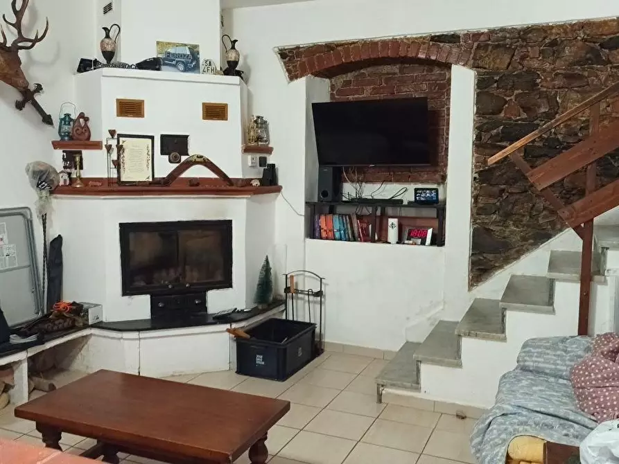 Immagine 8 di Casa indipendente in vendita  a Ortonovo