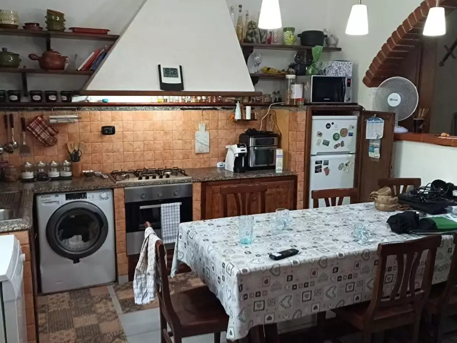 Immagine 7 di Casa indipendente in vendita  a Ortonovo