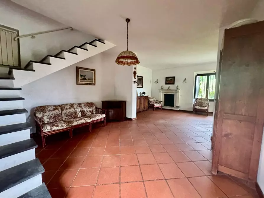 Immagine 8 di Casa bifamiliare in vendita  a Montignoso