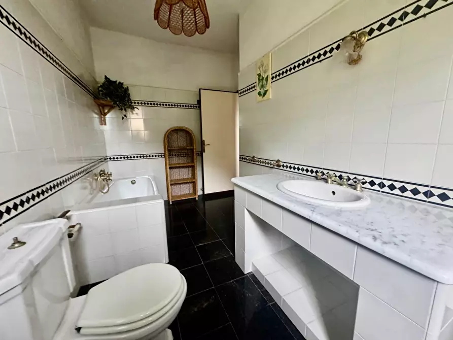 Immagine 27 di Casa bifamiliare in vendita  a Montignoso