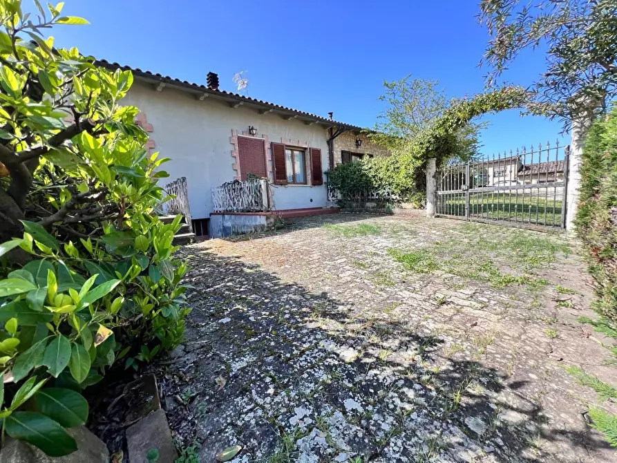 Immagine 2 di Villetta a schiera in vendita  a Colle Di Val D'elsa