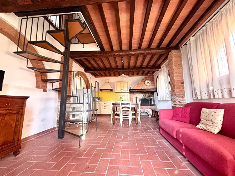 Immagine 49 di Agriturismo in vendita  a Palaia