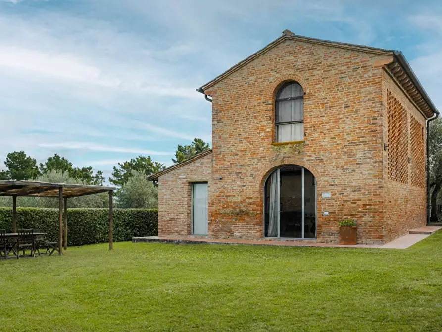 Immagine 12 di Agriturismo in vendita  a Palaia