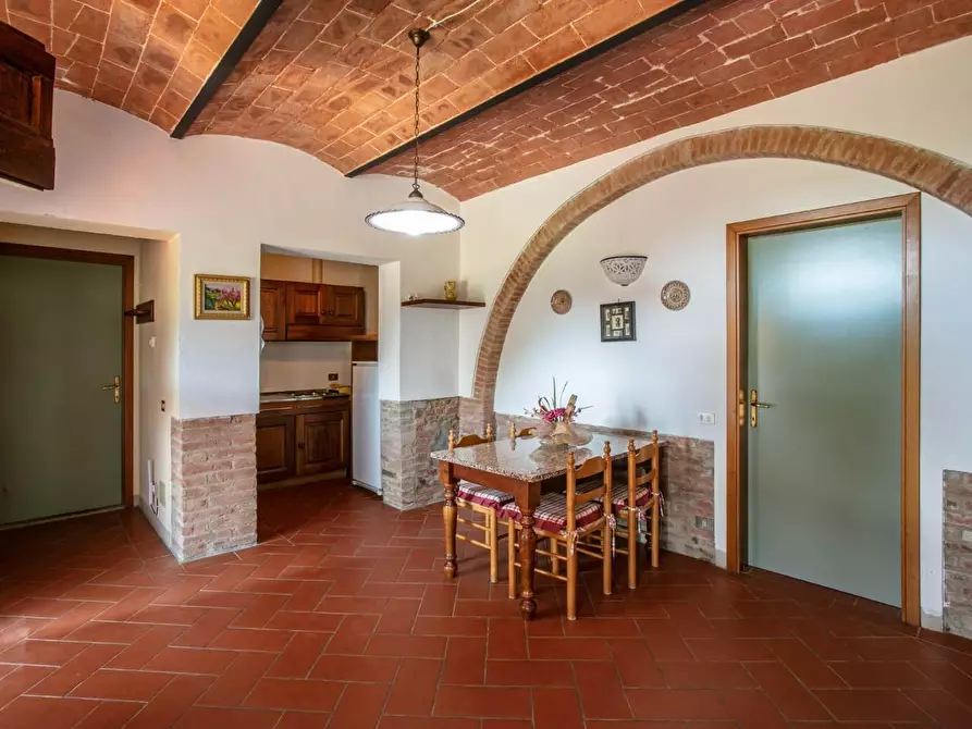 Immagine 35 di Agriturismo in vendita  a Palaia
