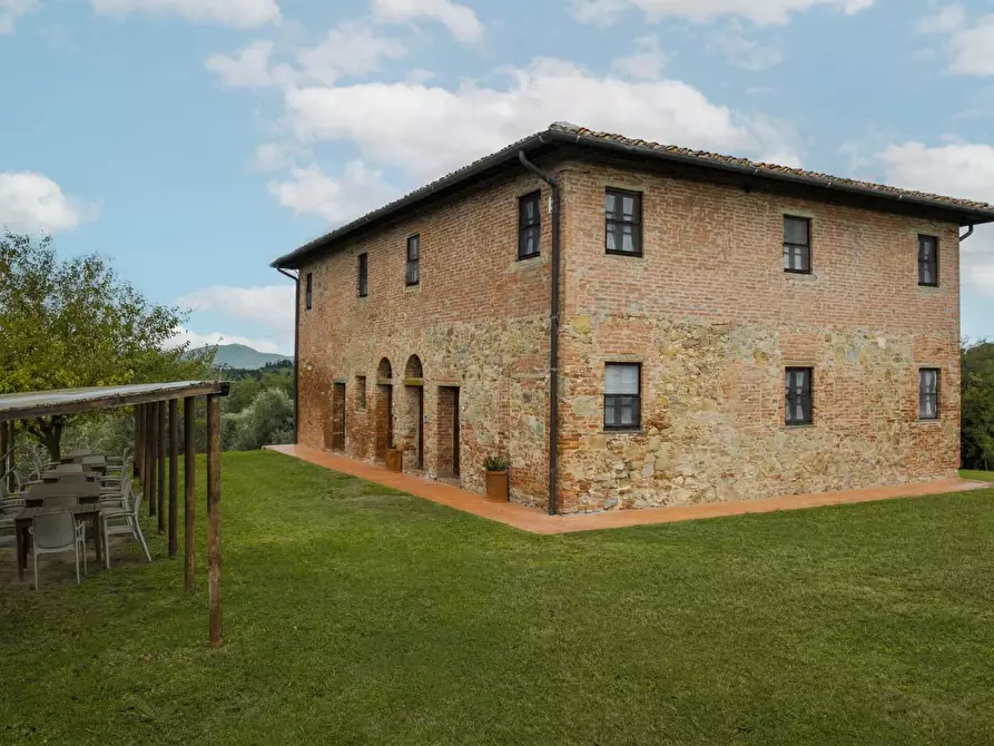 Immagine 13 di Agriturismo in vendita  a Palaia