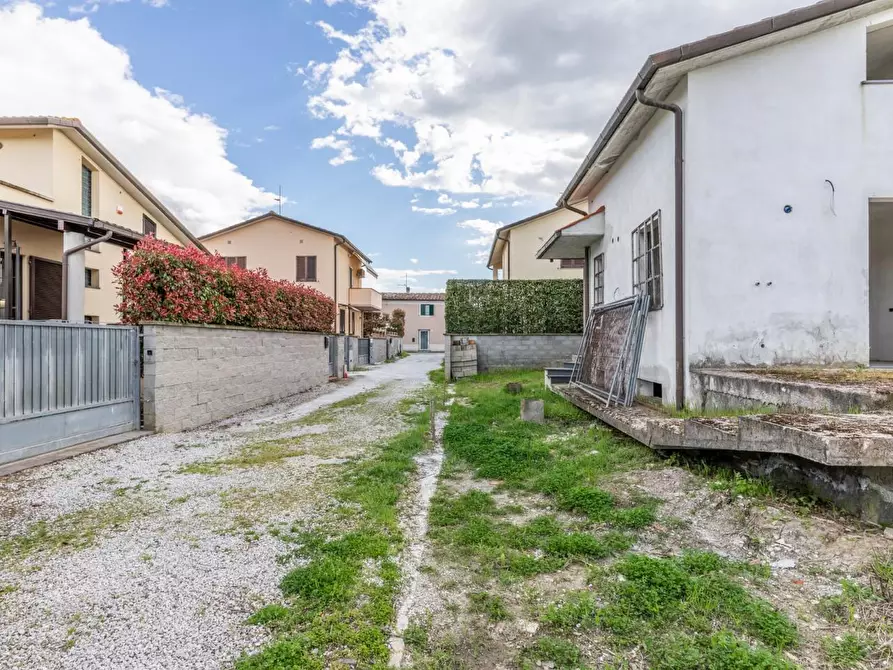 Immagine 32 di Villa in vendita  a San Giuliano Terme