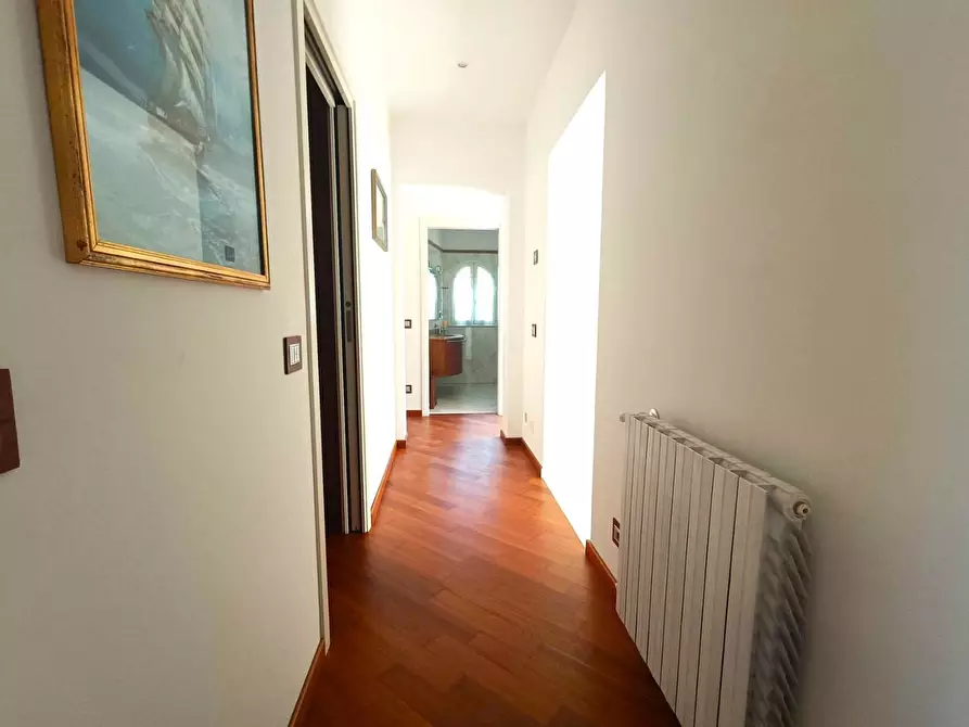 Immagine 25 di Casa indipendente in vendita  a Carrara