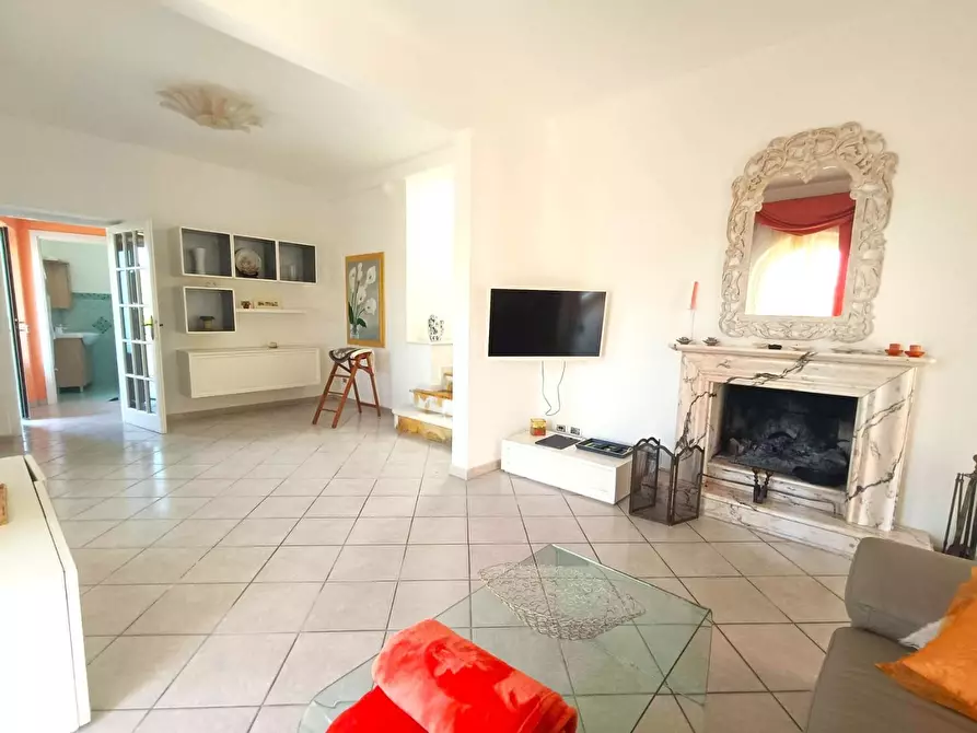 Immagine 9 di Casa indipendente in vendita  a Carrara