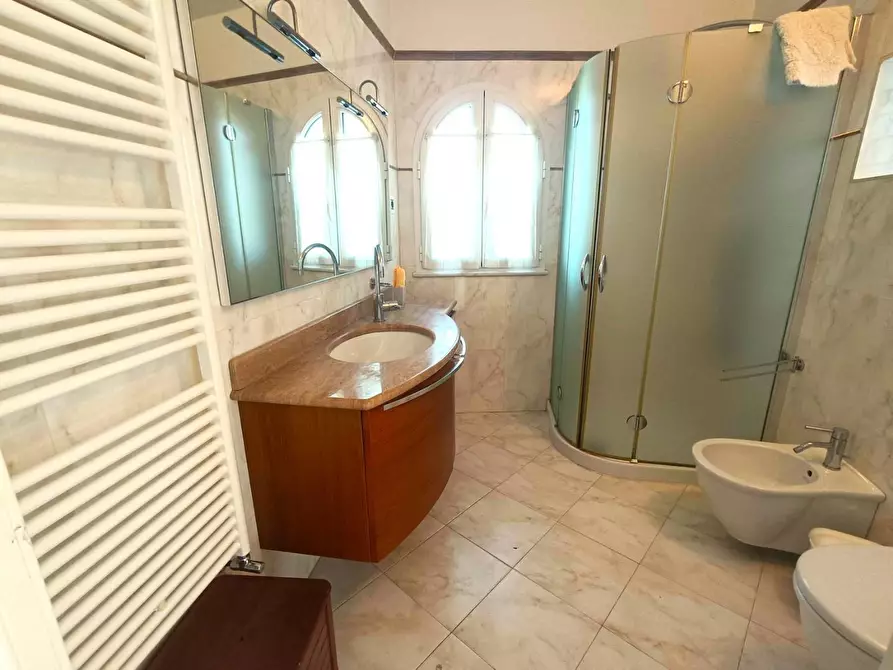 Immagine 35 di Casa indipendente in vendita  a Carrara