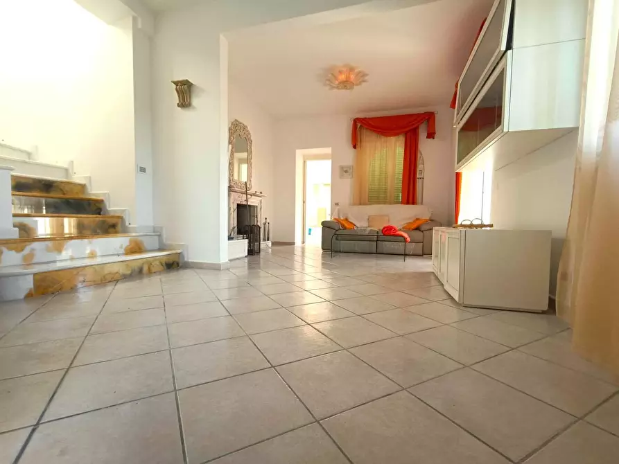 Immagine 10 di Casa indipendente in vendita  a Carrara