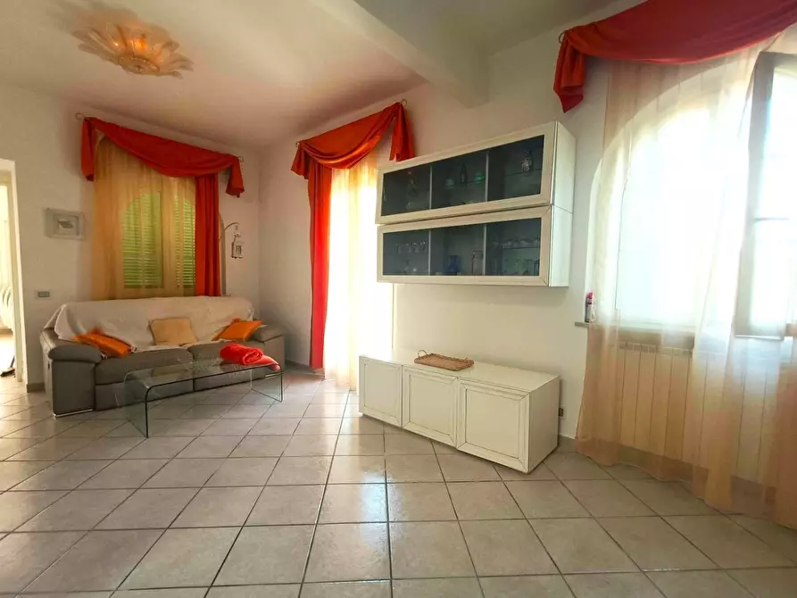 Immagine 12 di Casa indipendente in vendita  a Carrara