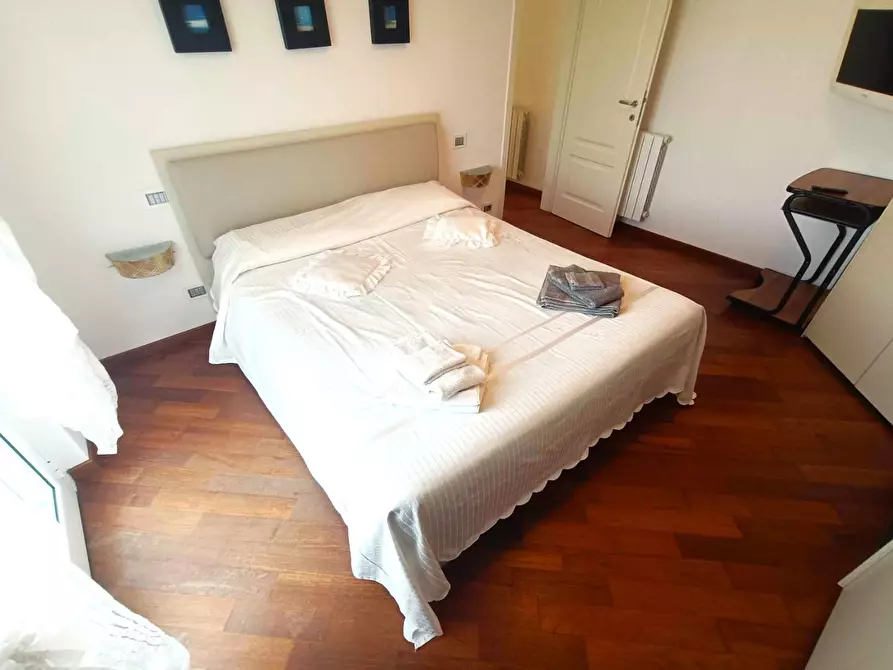 Immagine 23 di Casa indipendente in vendita  a Carrara