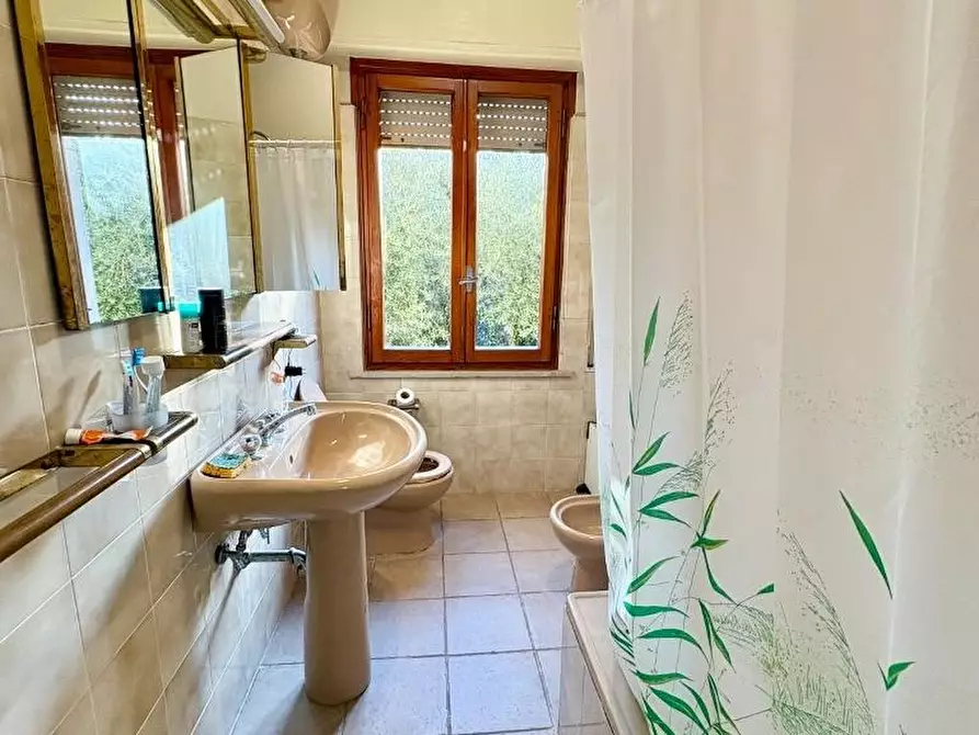 Immagine 20 di Villa in vendita  a Capannori