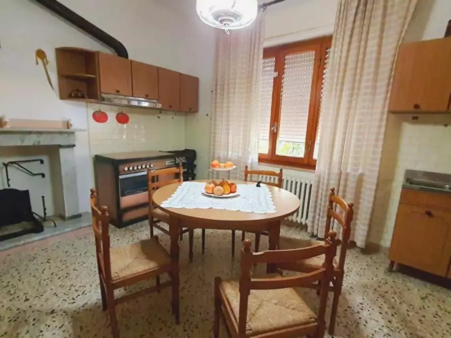 Immagine 6 di Villa in vendita  a Capannori