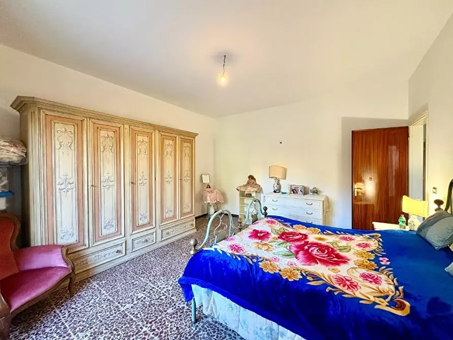 Immagine 26 di Villa in vendita  a Capannori