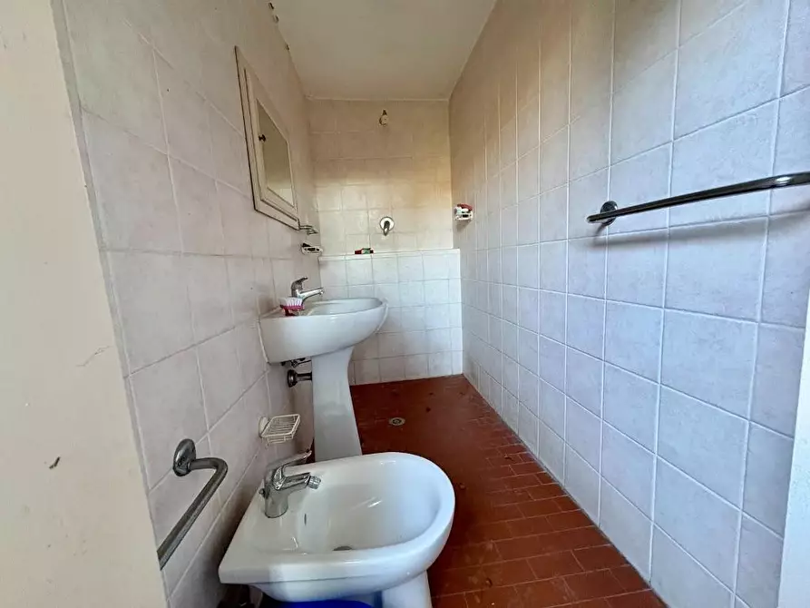 Immagine 13 di Villa in vendita  a Capannori