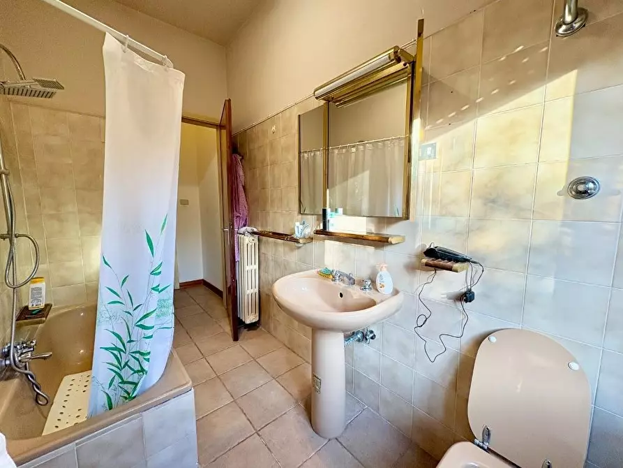 Immagine 25 di Villa in vendita  a Capannori