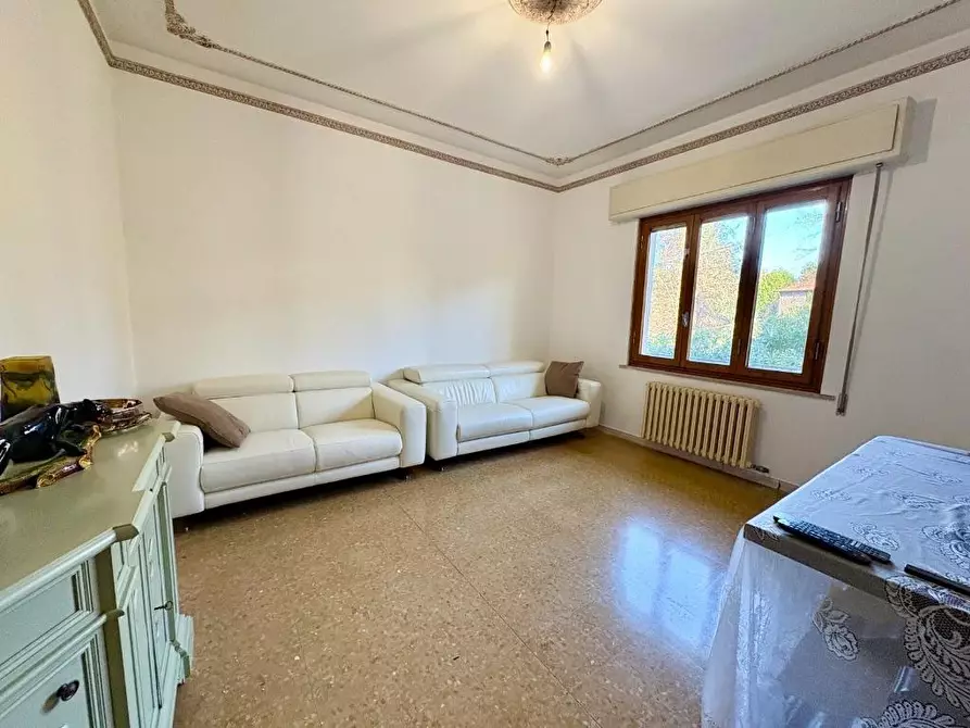 Immagine 22 di Villa in vendita  a Capannori