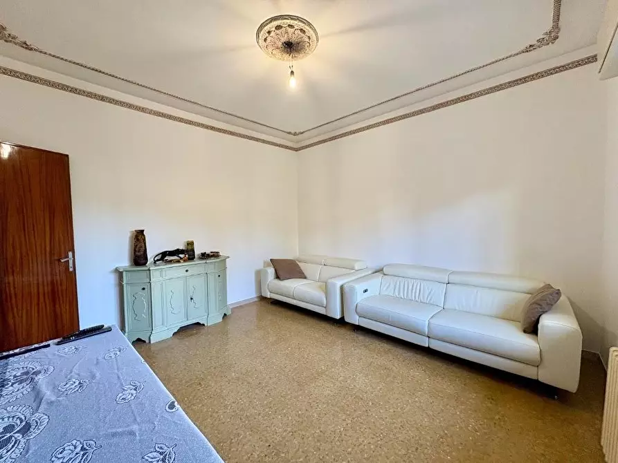 Immagine 24 di Villa in vendita  a Capannori