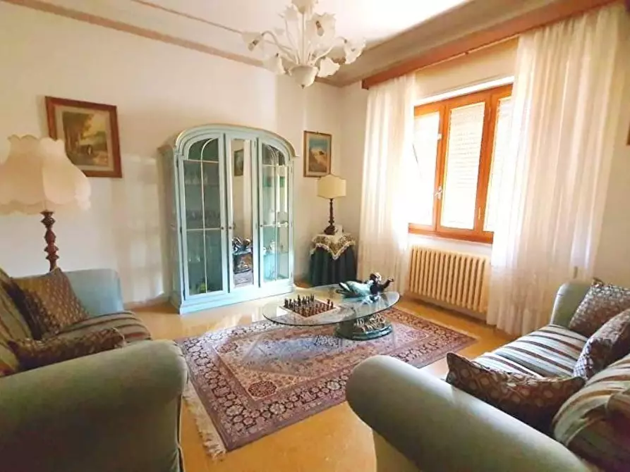 Immagine 5 di Villa in vendita  a Capannori