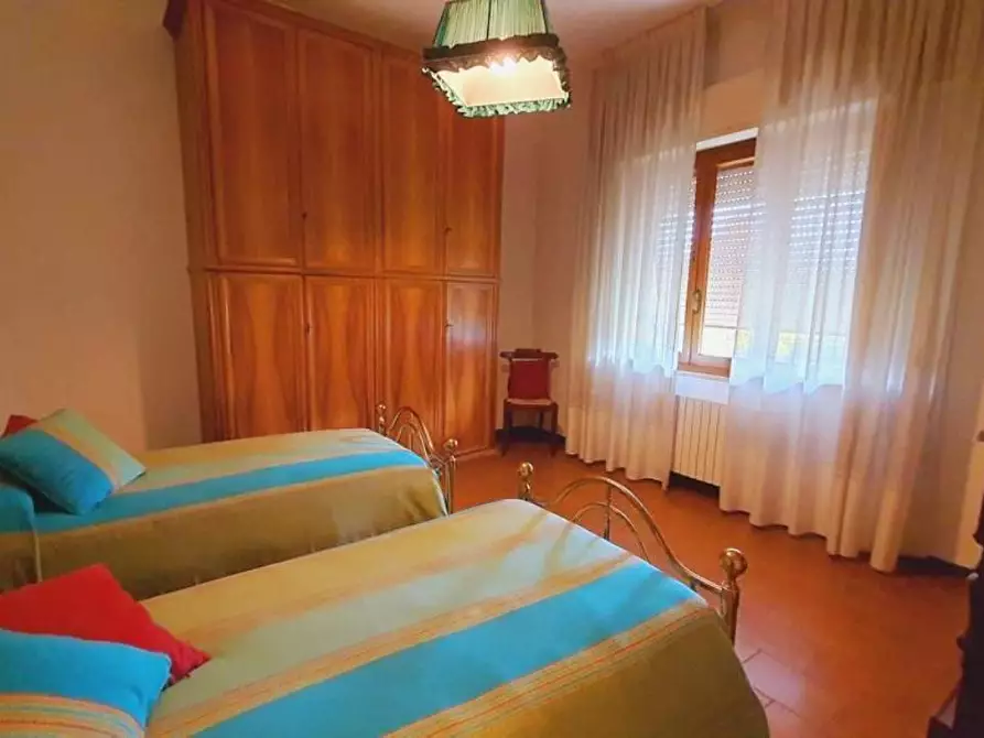 Immagine 12 di Villa in vendita  a Capannori