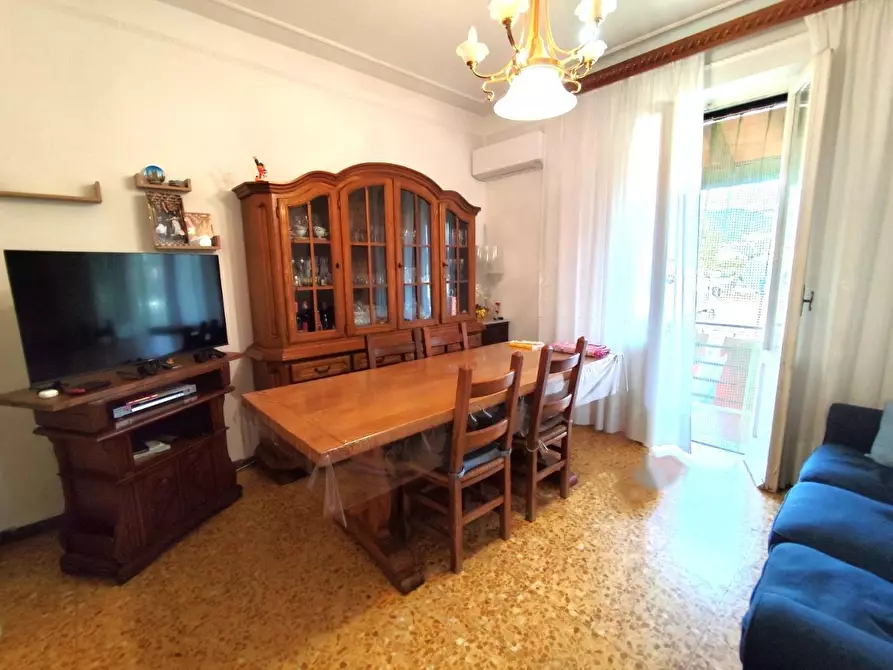 Immagine 3 di Appartamento in affitto  a Massa