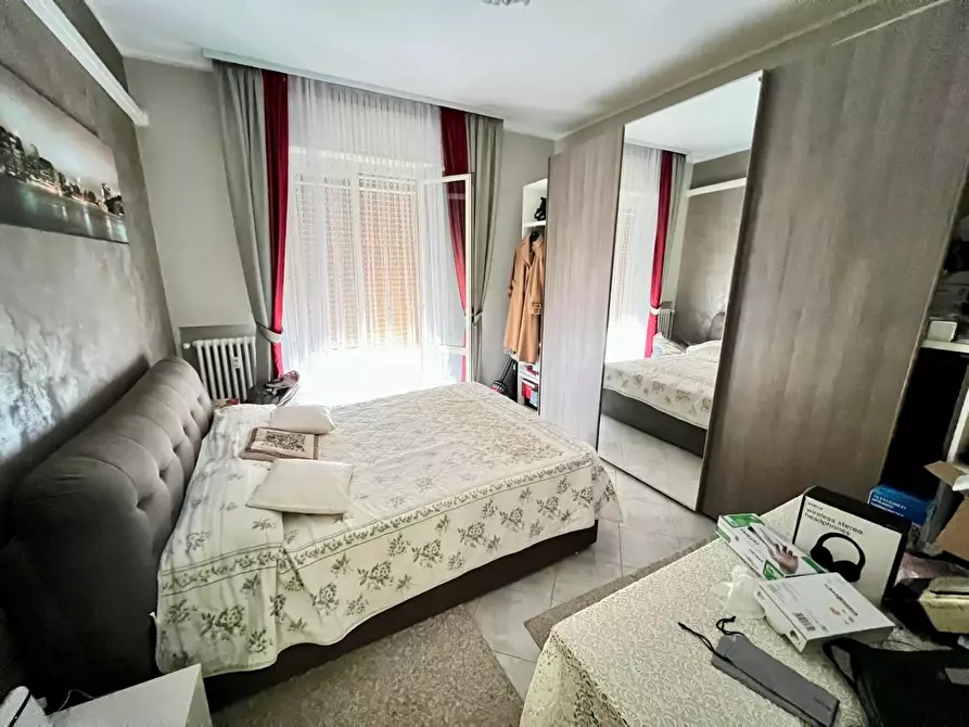 Immagine 7 di Appartamento in vendita  a Reggio Nell'emilia