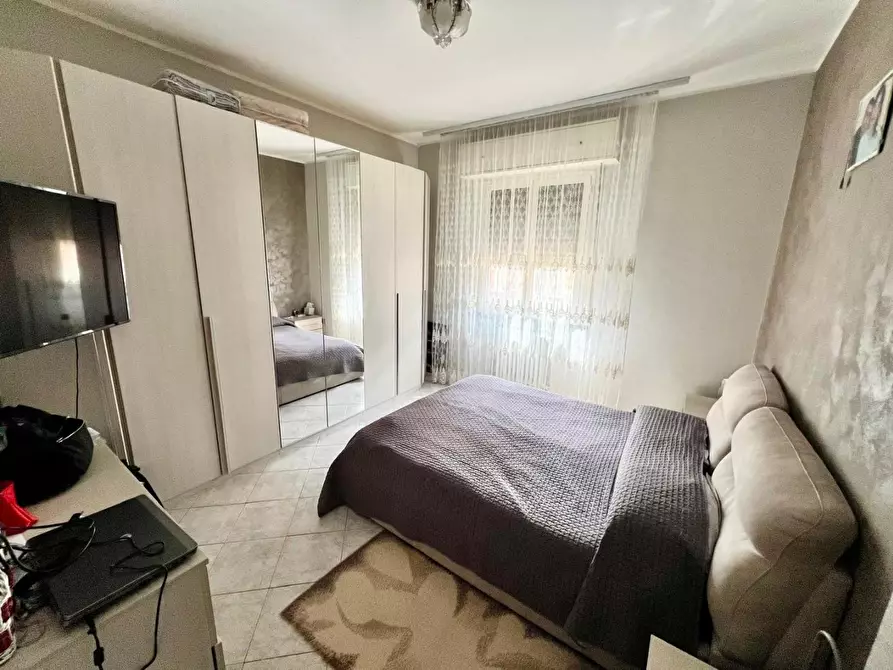 Immagine 5 di Appartamento in vendita  a Reggio Nell'emilia